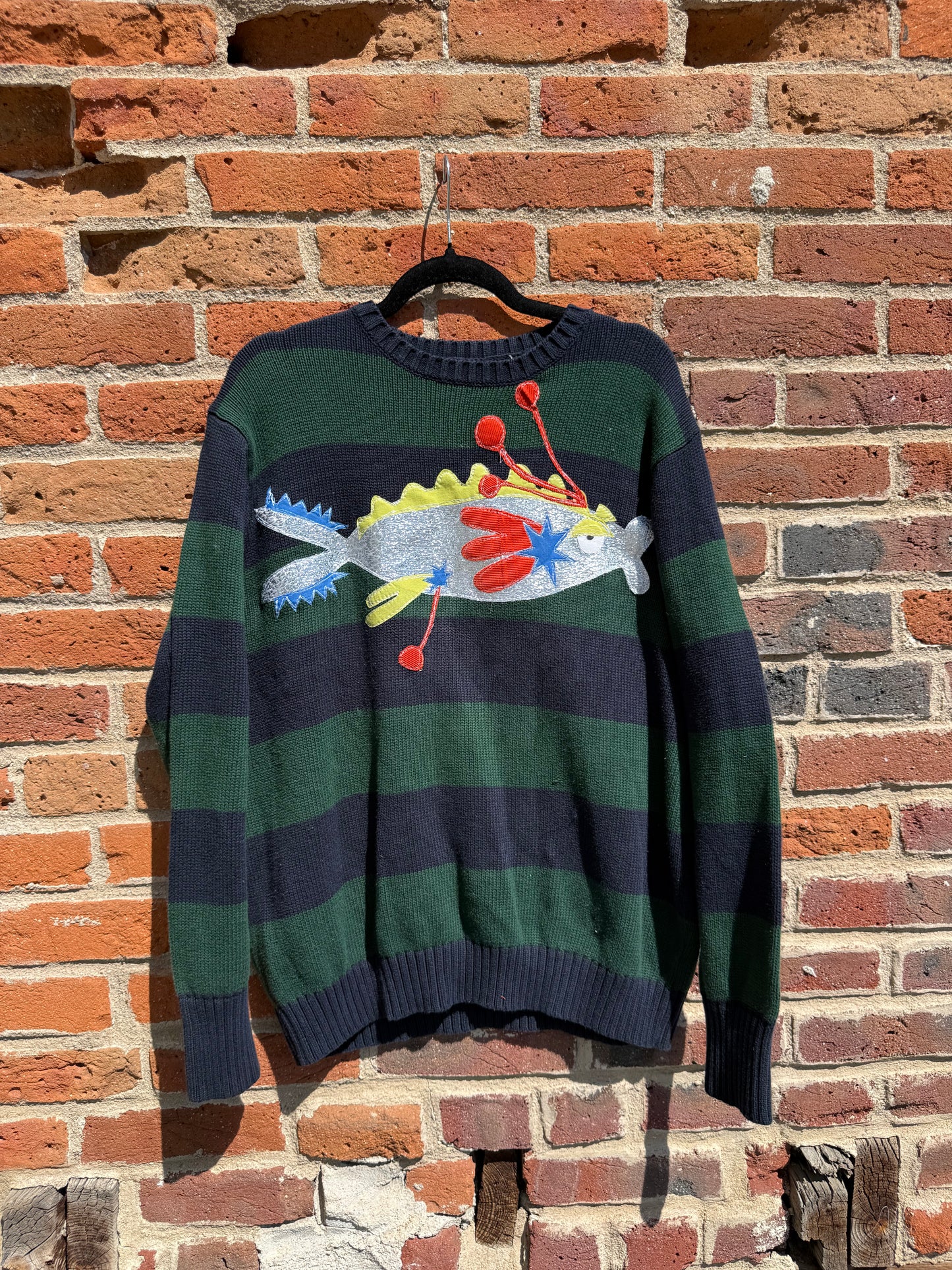 Mystery fish striped sweater(large)
