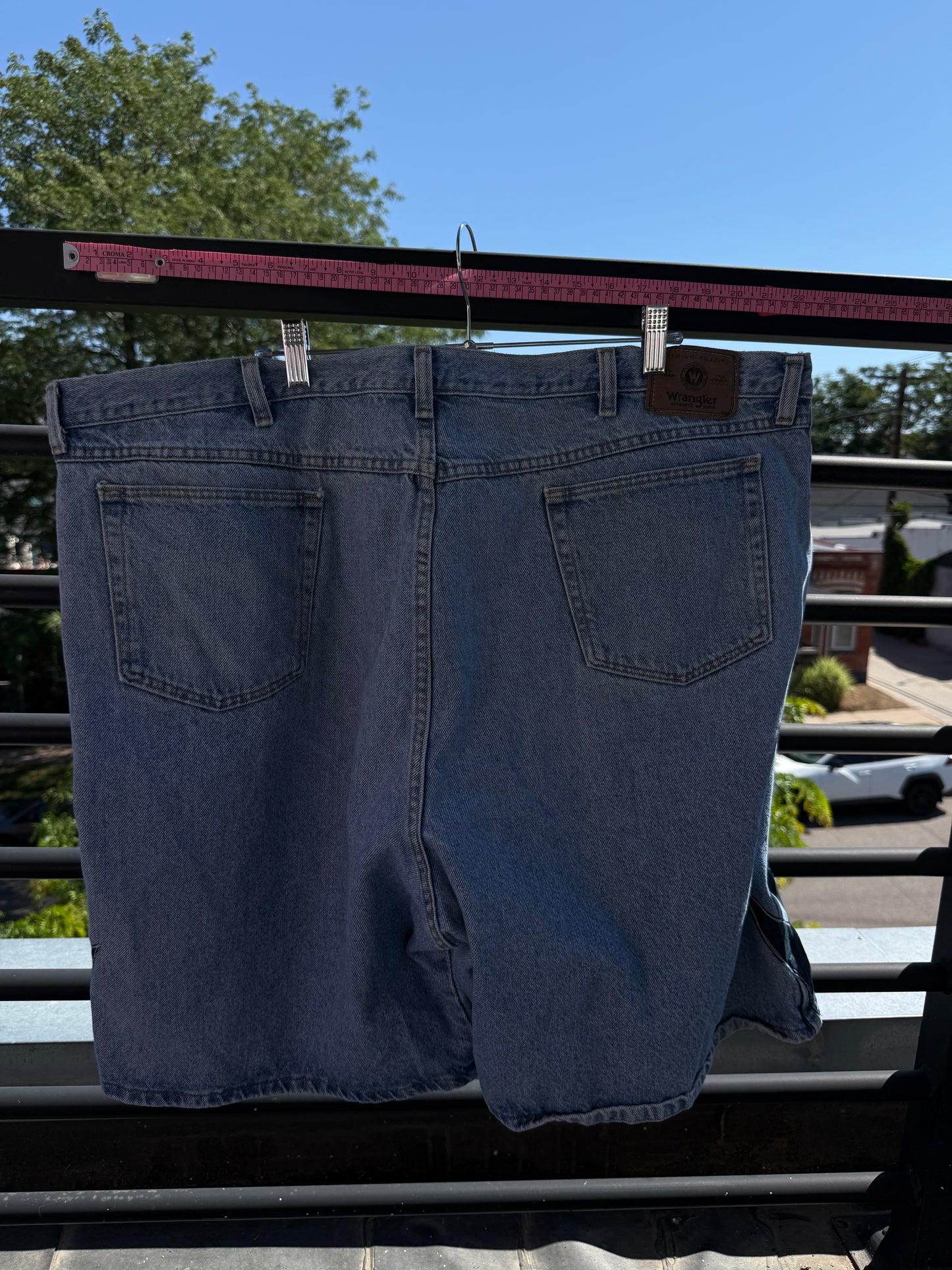 Spikey trim jorts(46)