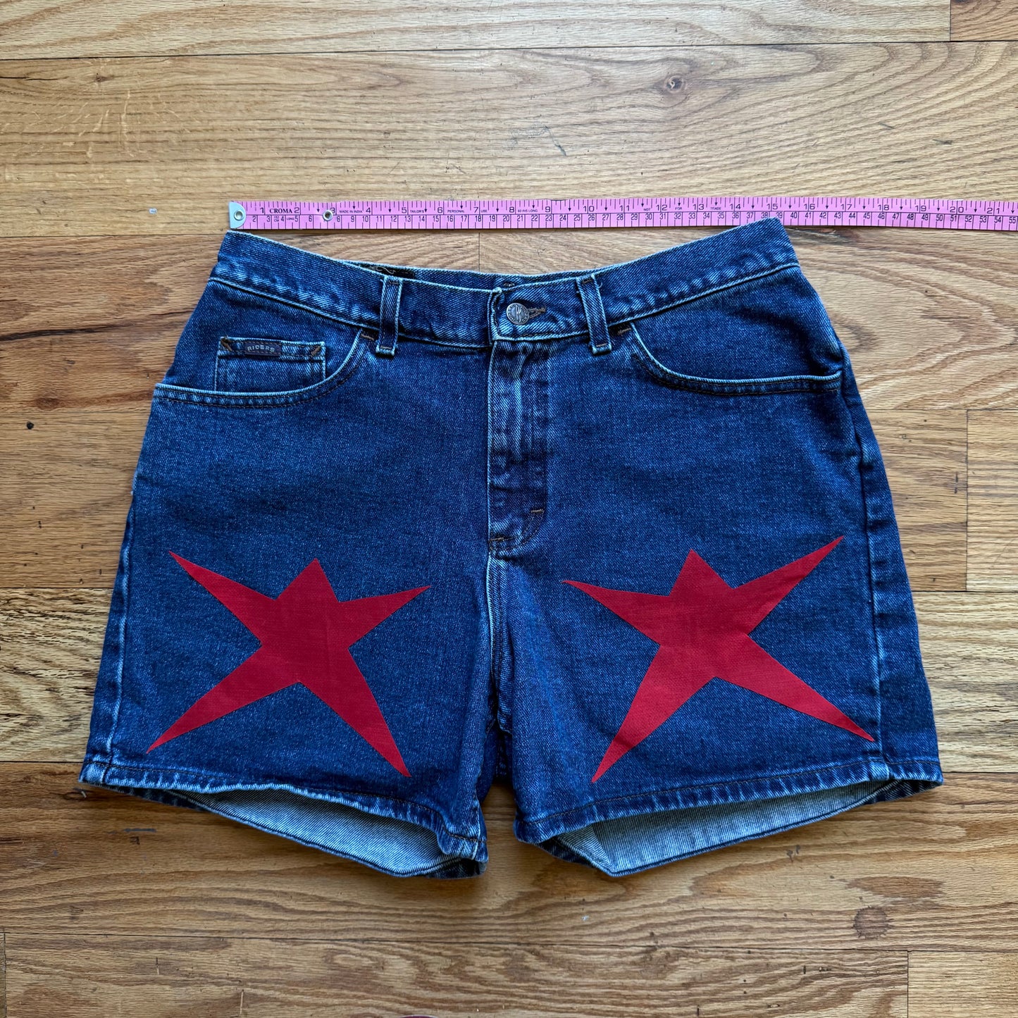 Red star shorts(31)