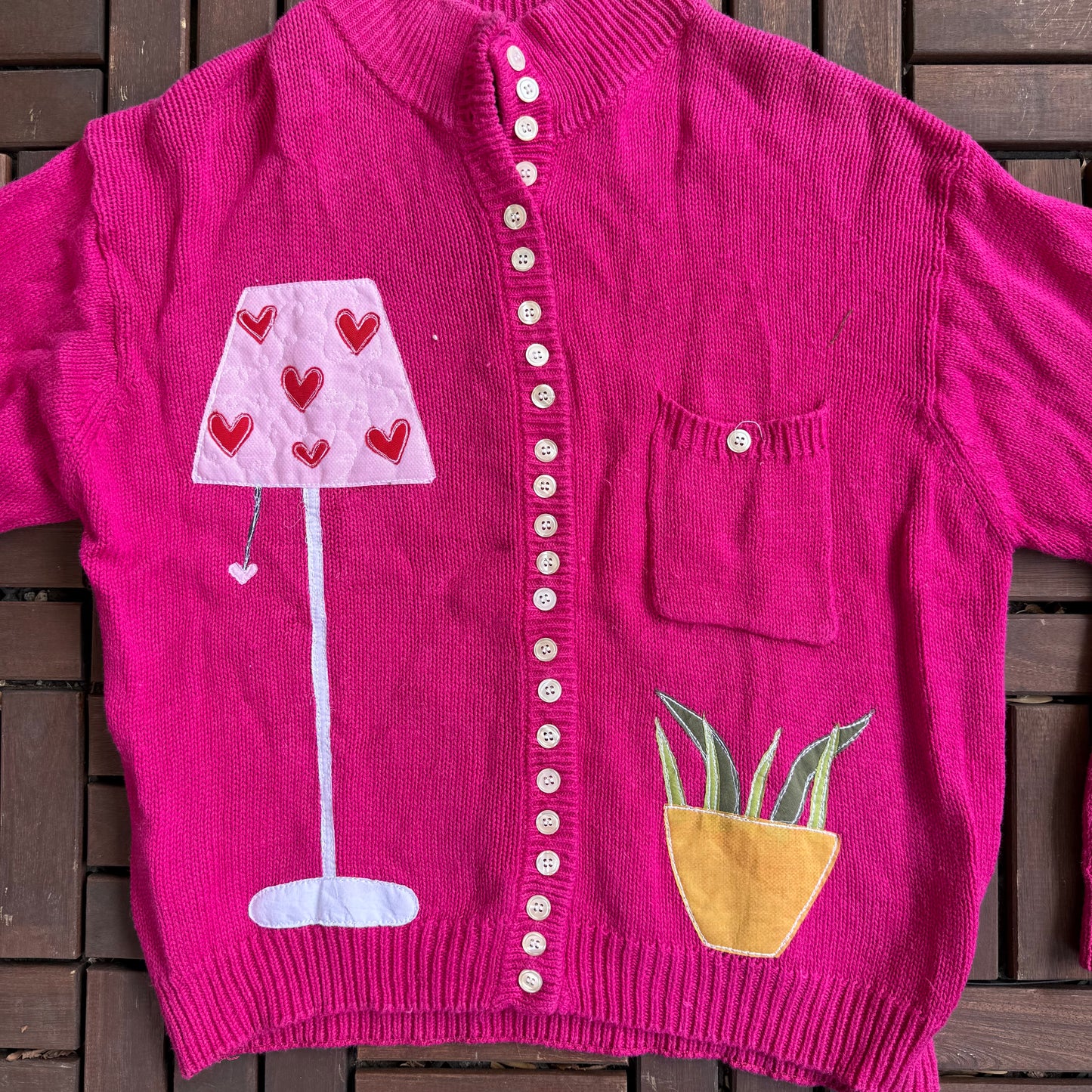 Plant n’ lamp button sweater(medium)