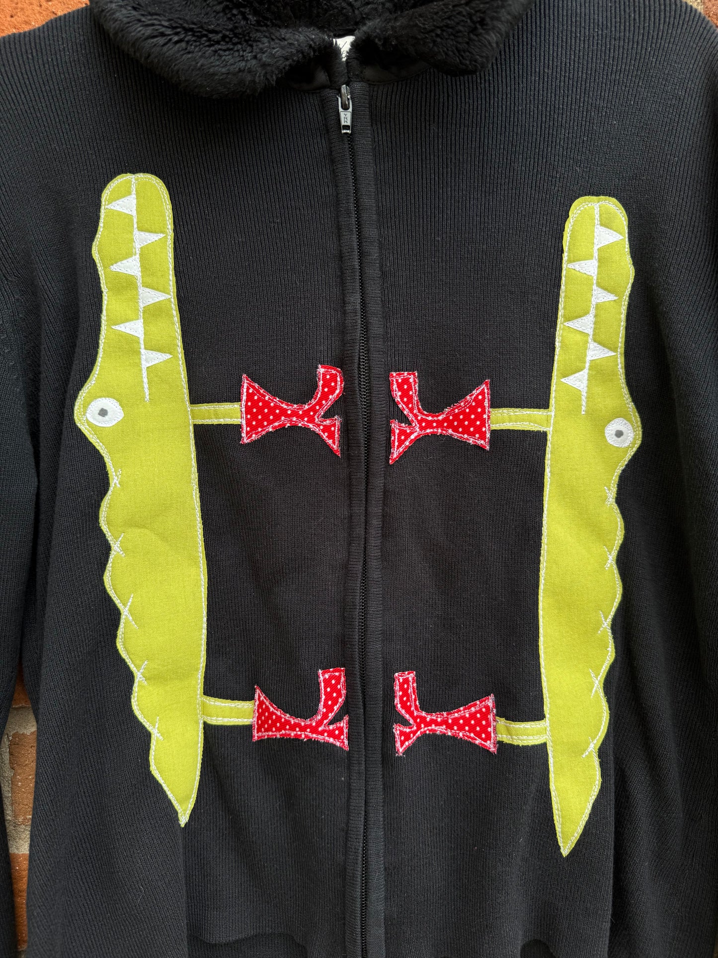Fur collar gator x 2 sweater(Medium)