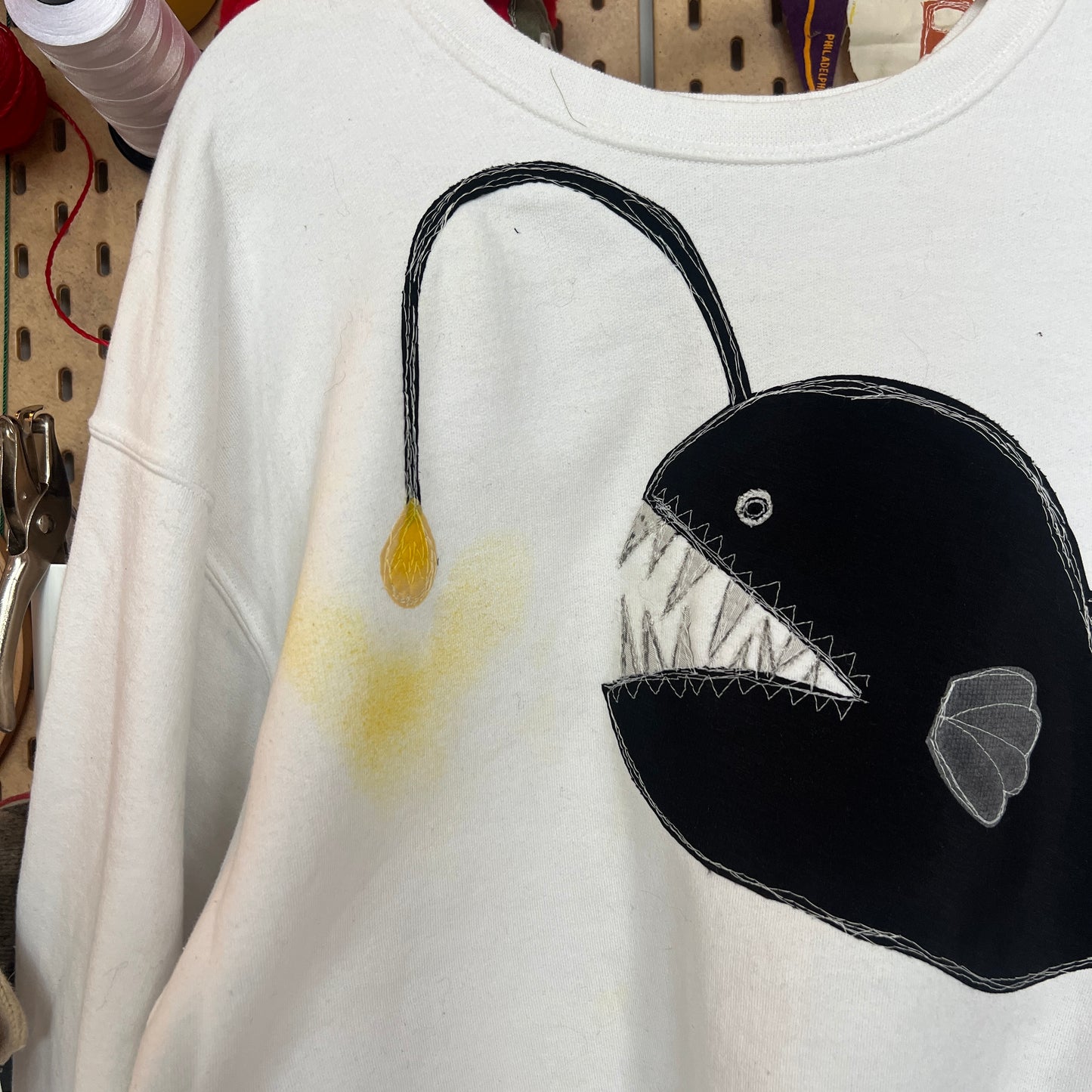 Lantern fish crewneck (xl)