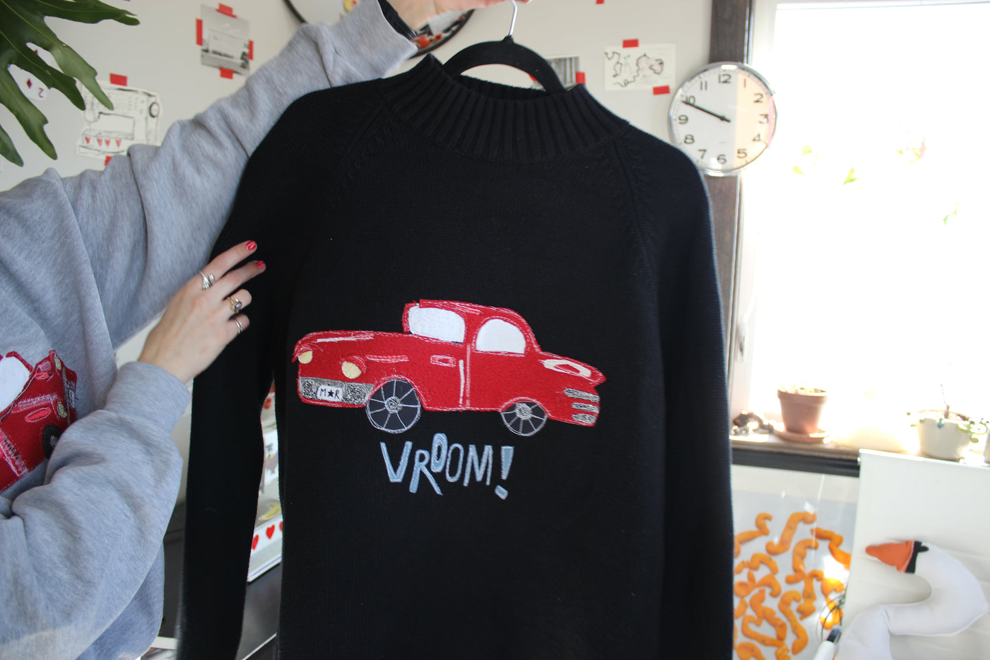 Car mock neck sweater(XL)