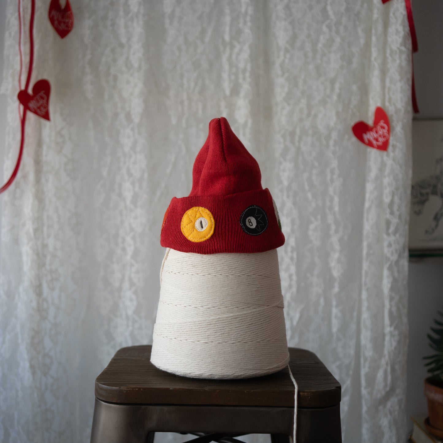 Red billiards beanie (os)