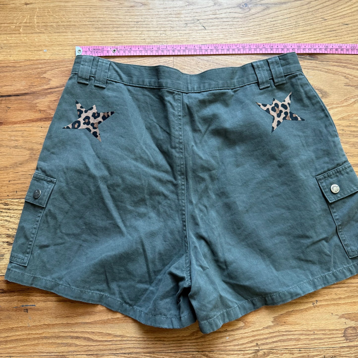 STAR SHORTS(32)
