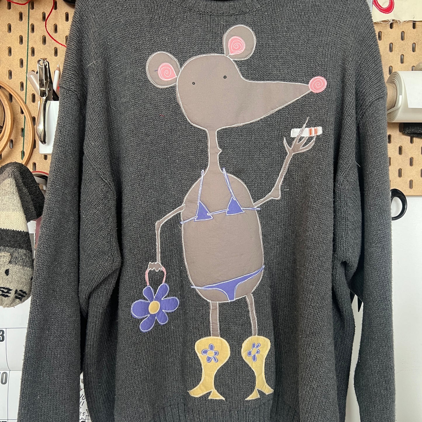 Miss Ciga-rat in boots sweater (xxl)