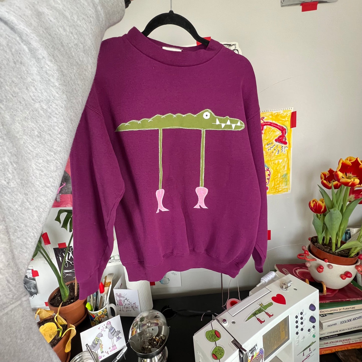 Tall & sassy gator crew(XL)