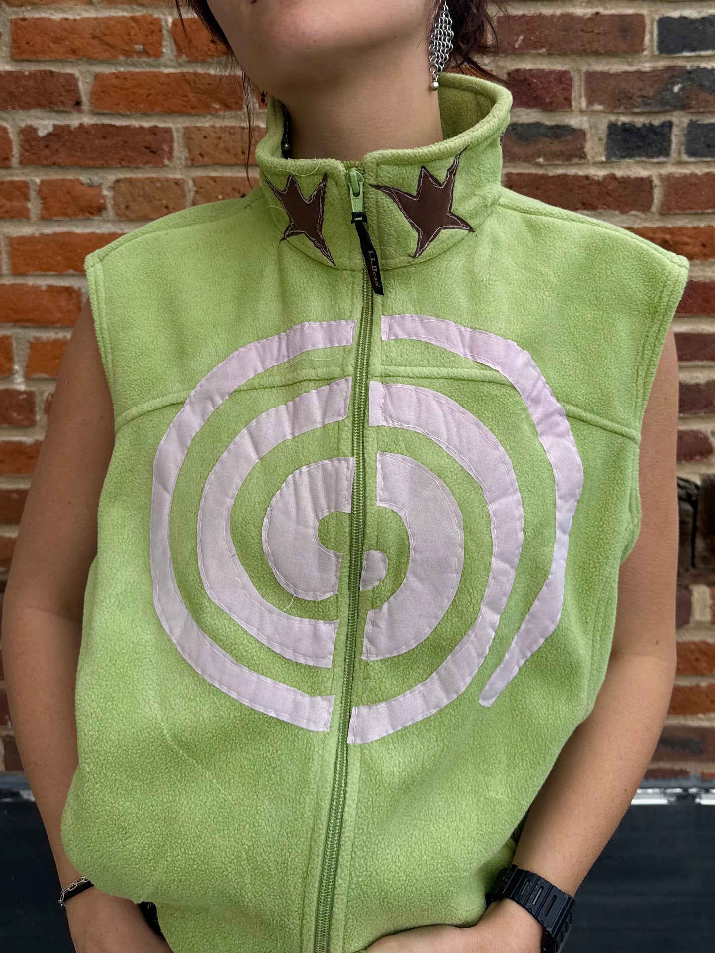 Swirl n’ star vest (medium)