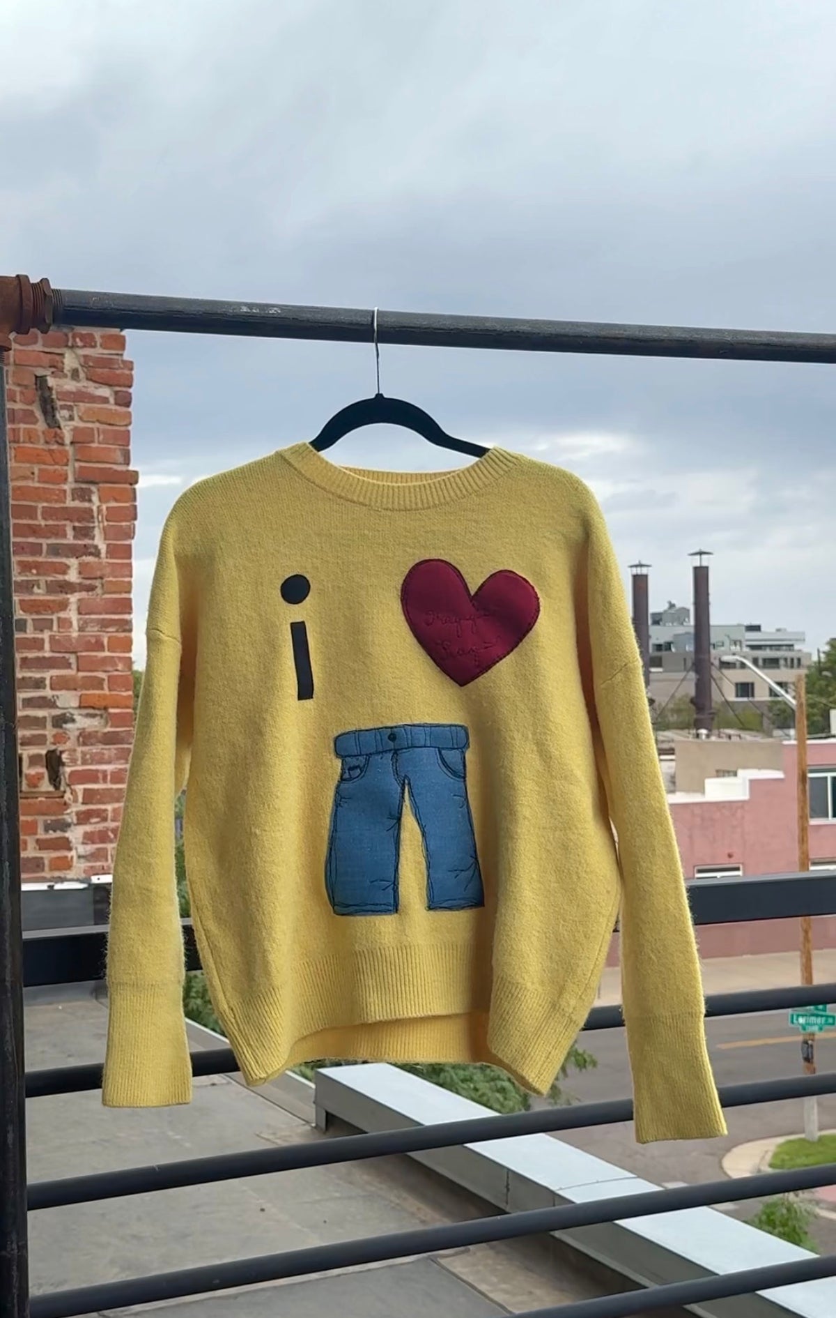 I <3 Jean sweater(M/L)