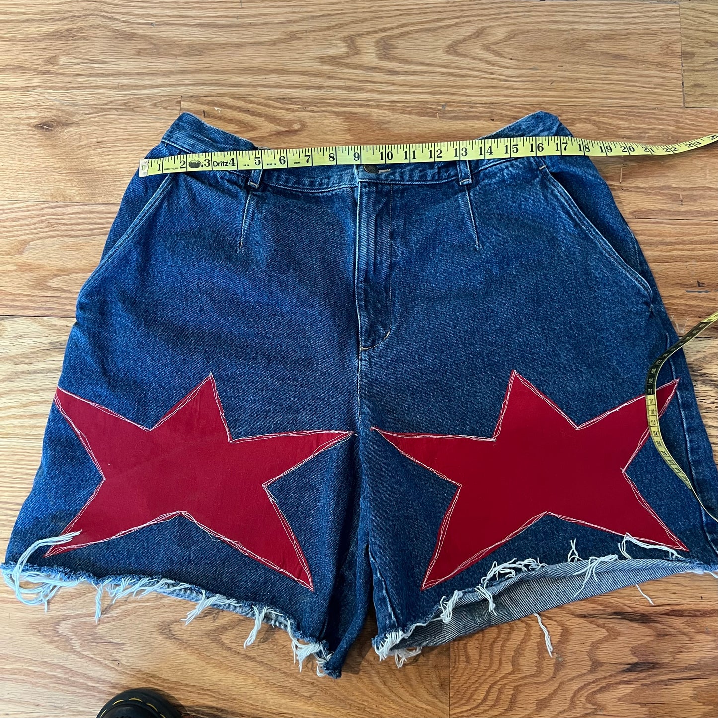 Red star jorts!(36)