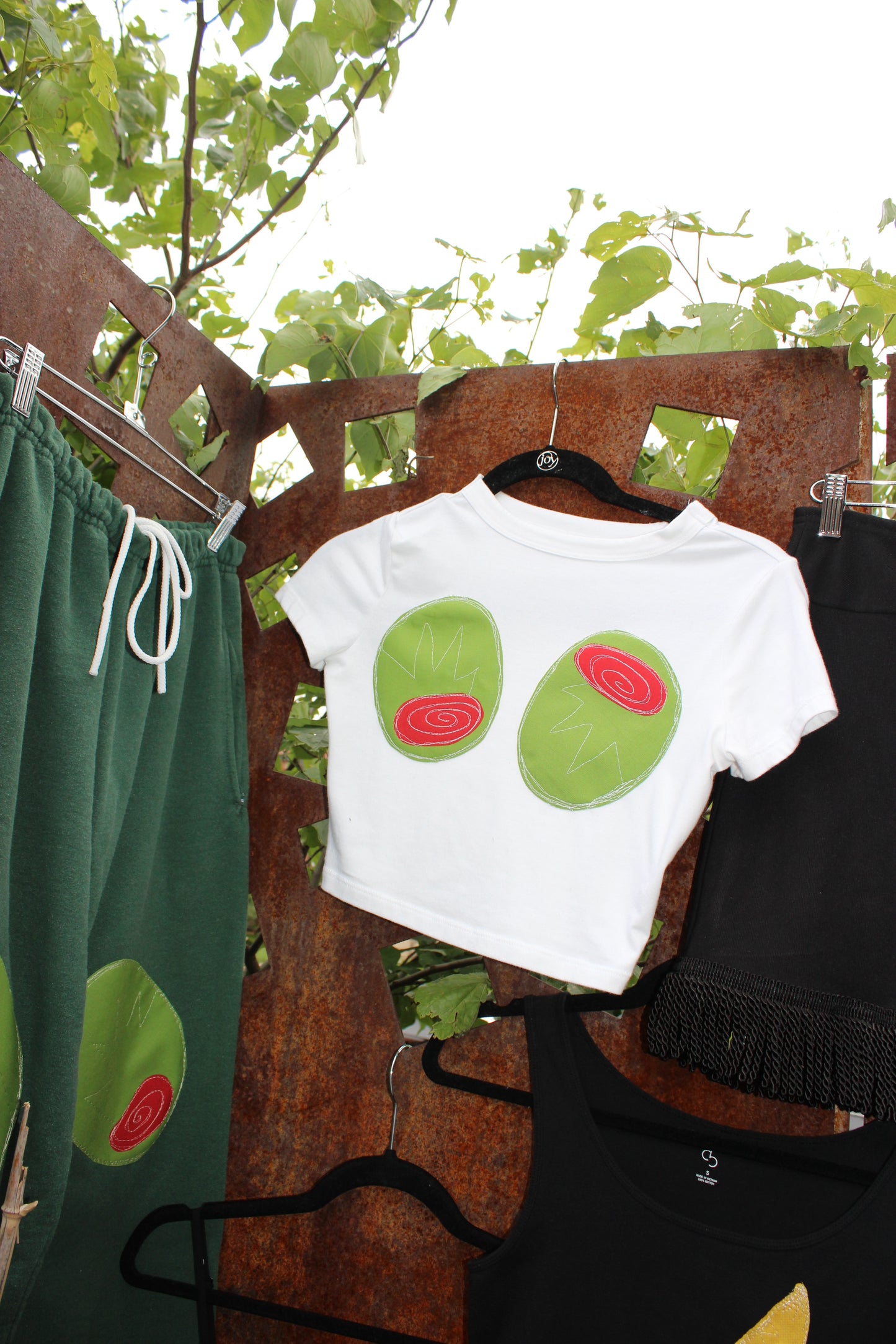 Olive t*ts baby tee(XS)