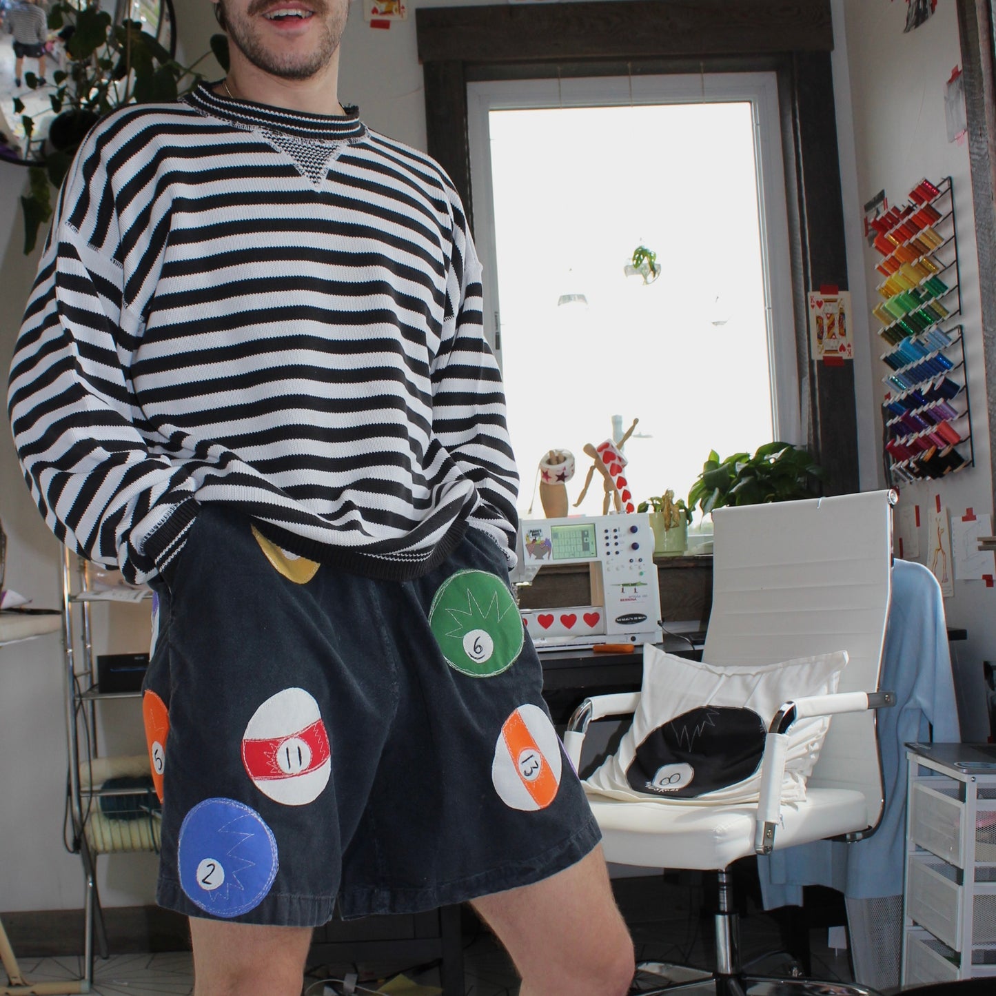 Billiard ball sweatshorts(large)