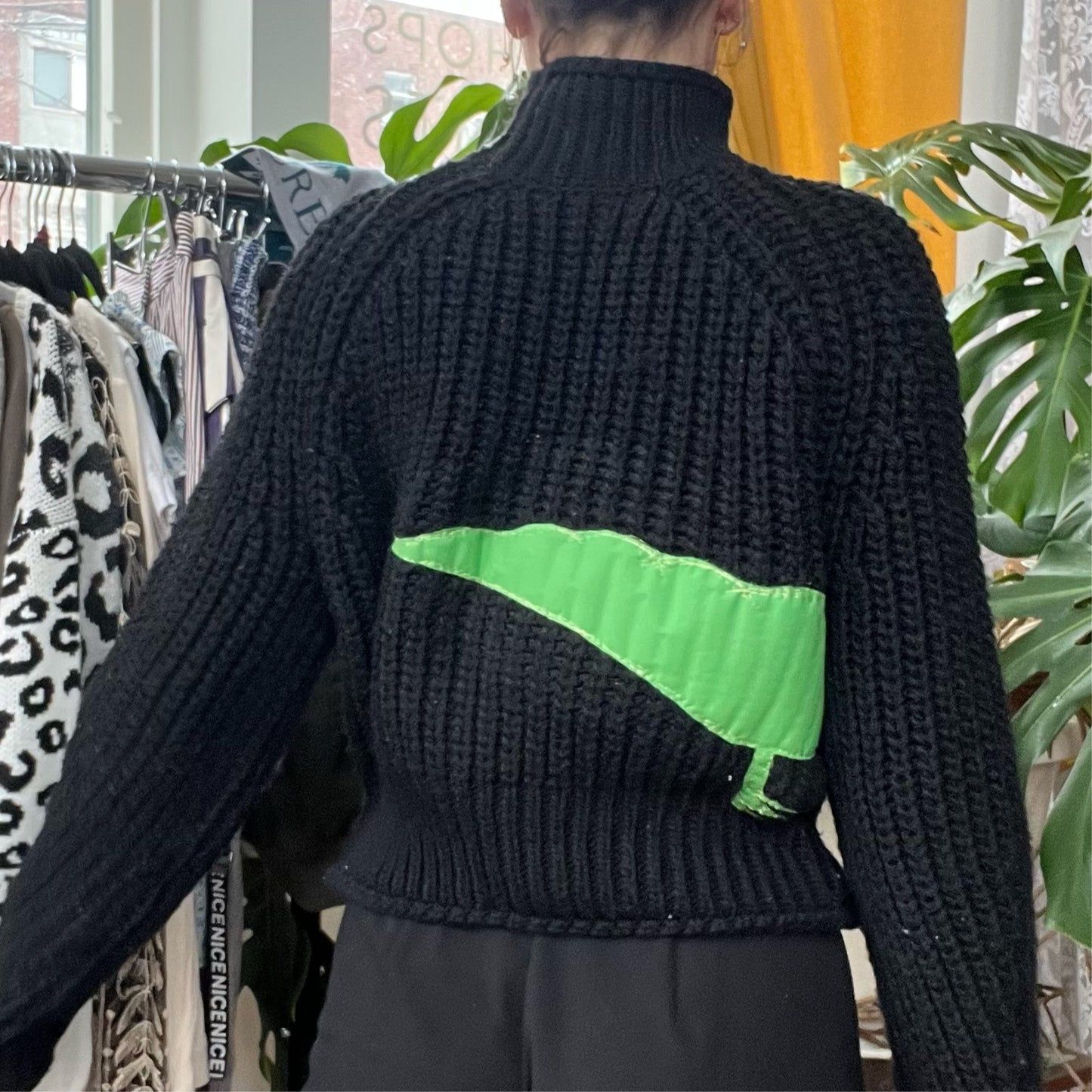 Gator turtleneck - Magg's Rags