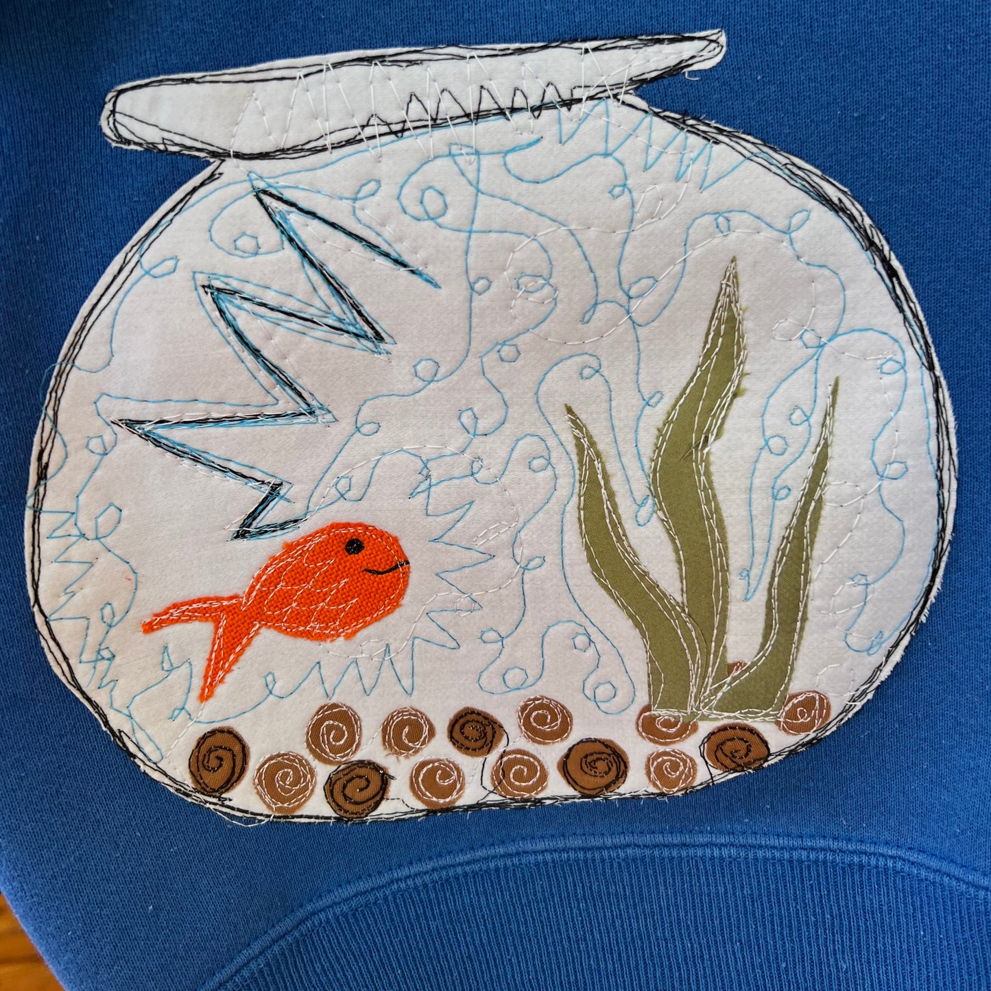 Fish bowl embroidered crew