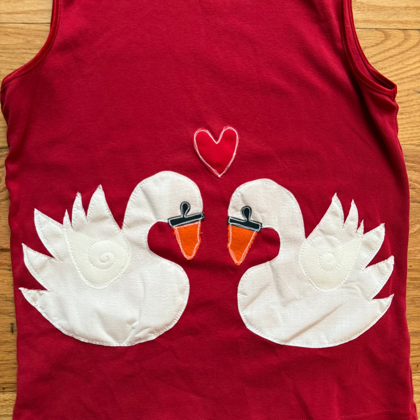 Swans in love tank(medium)