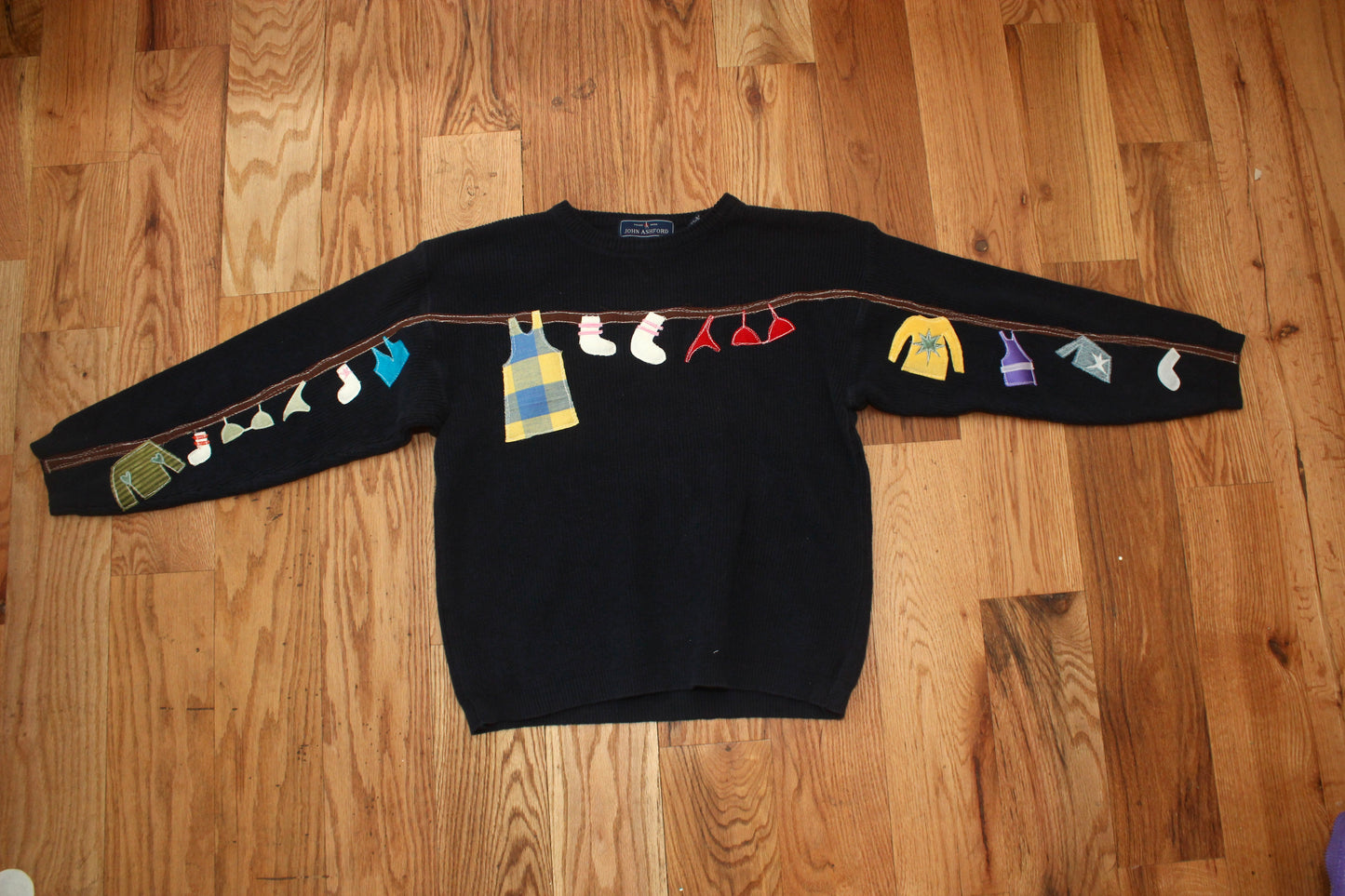 Clothesline sweater(medium)