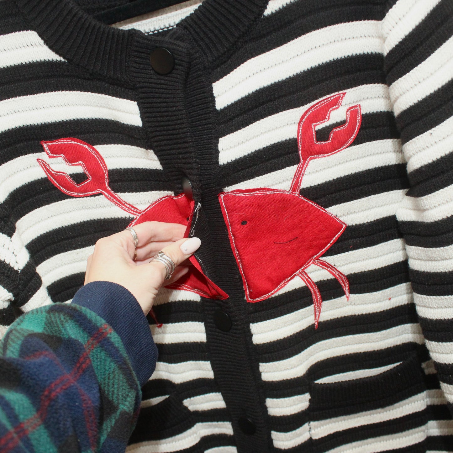 Crabs n’ stripes cardigan(medium) ￼