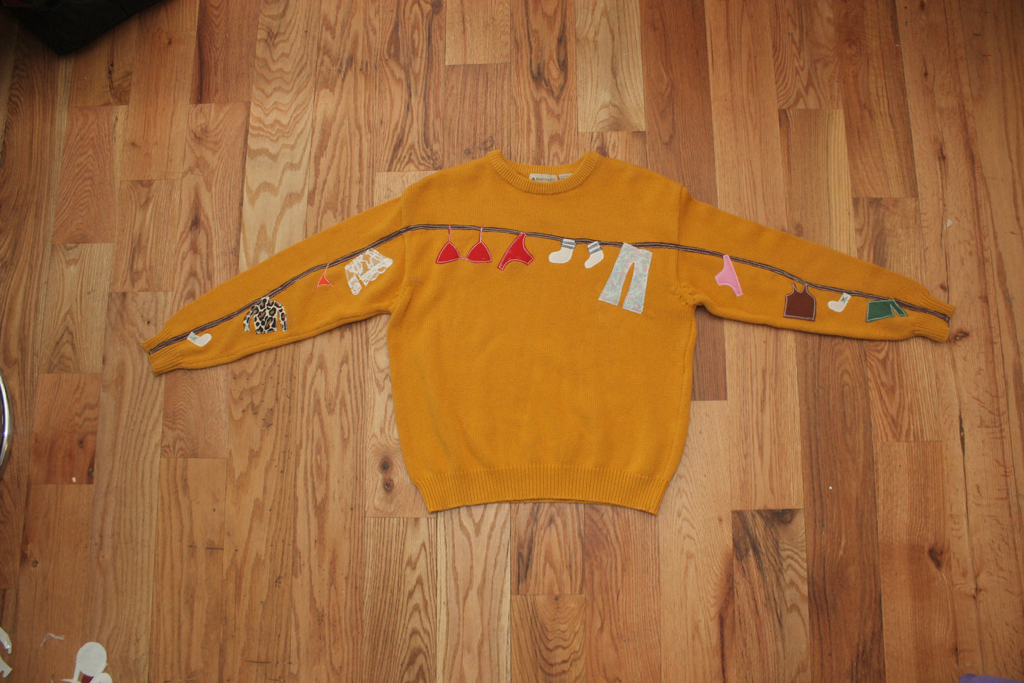 Clothesline sweater(M)
