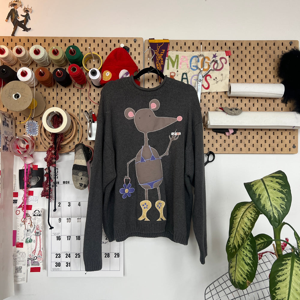Miss Ciga-rat in boots sweater (xxl)