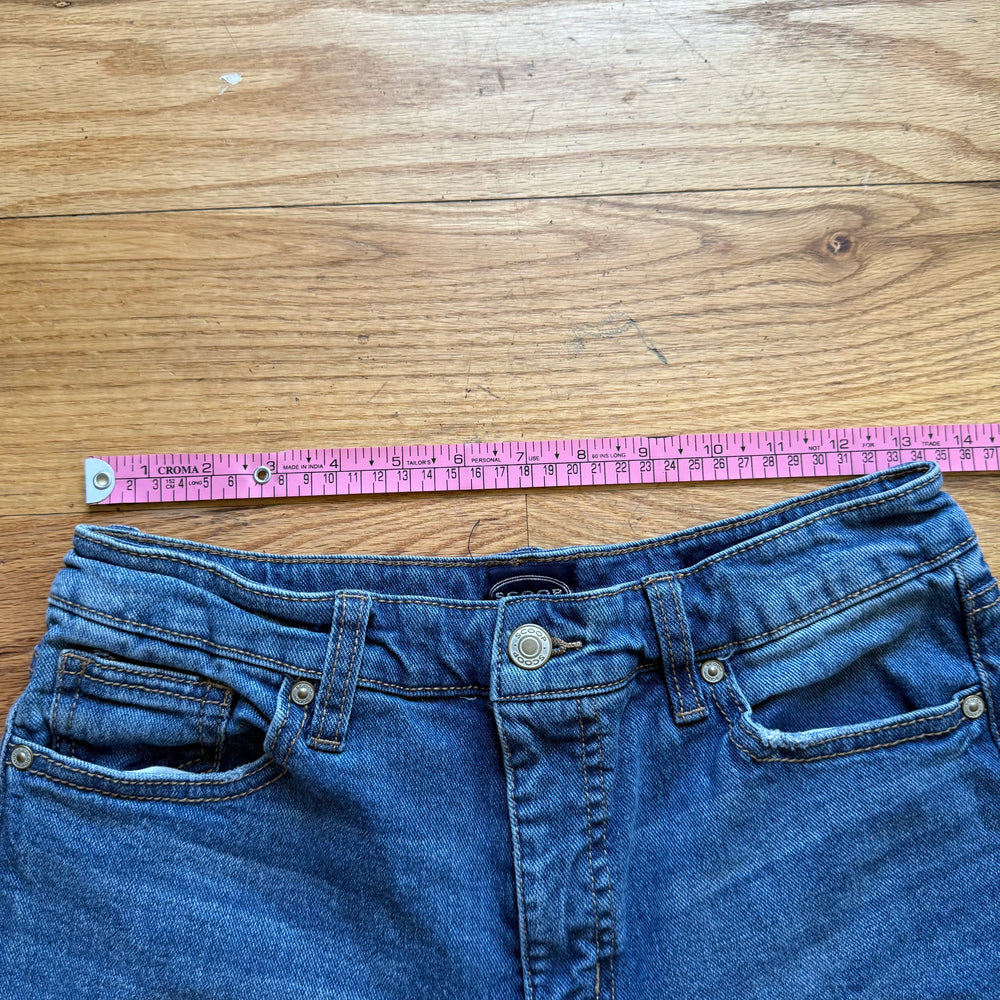 
                      
                        STAR SHORTS(28)
                      
                    