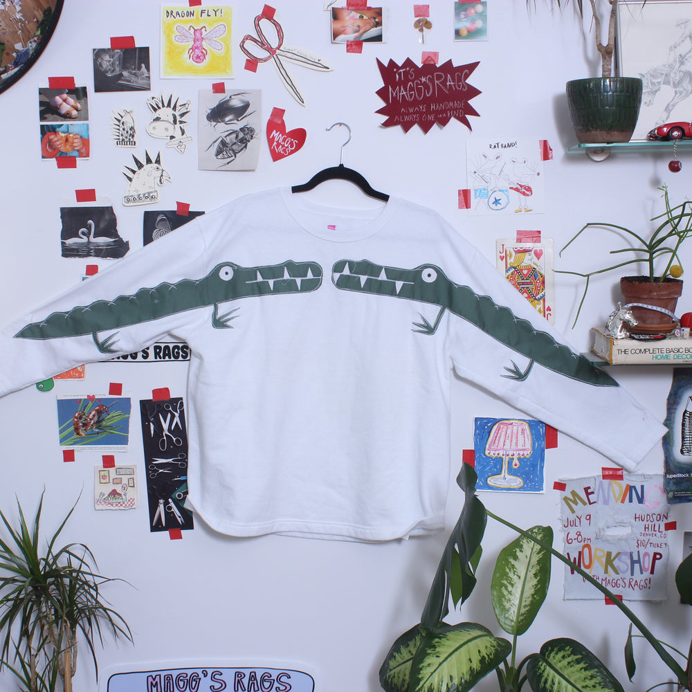 Gator smooch crewneck(Large)