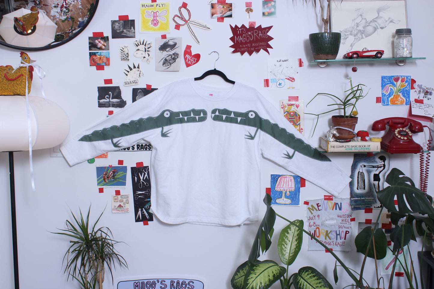 Gator smooch crewneck(Large)