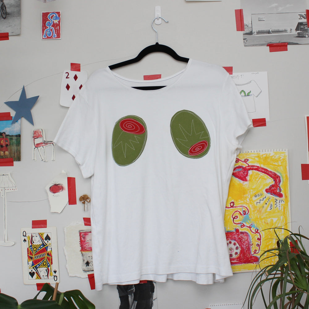 Olive(•)(•)’s tee(XL)