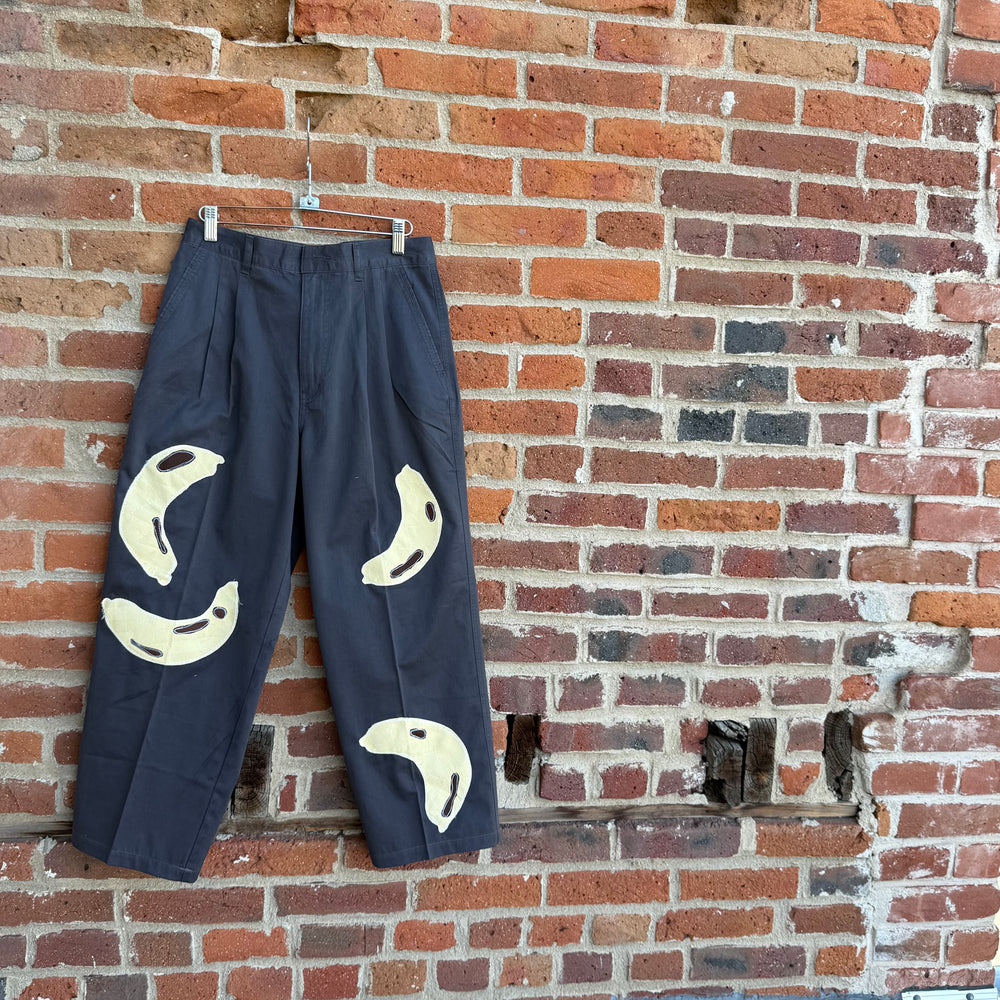 Banana trousers(28)
