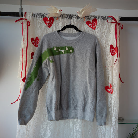 Grey gator sleeve crew(M)