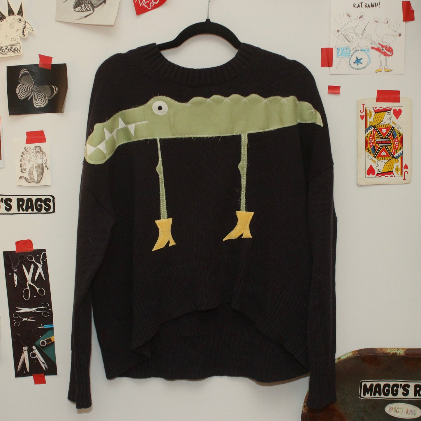 Gator n’ boots sweater(medium)