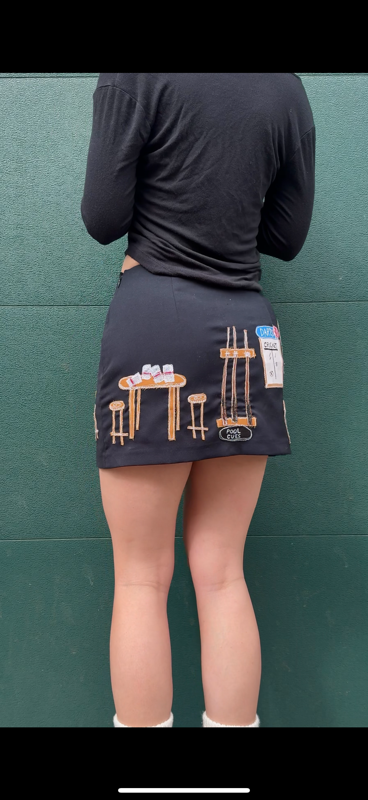 The dive bar mini skirt(2/4)