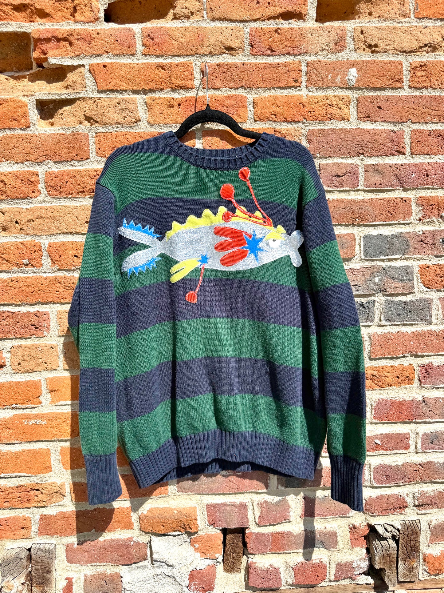 Mystery fish striped sweater(large)