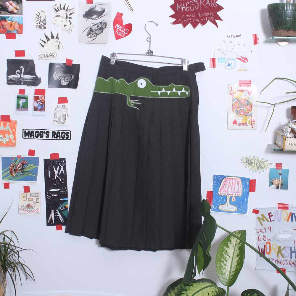 
                      
                        360° Pleated gator skirt(4)
                      
                    