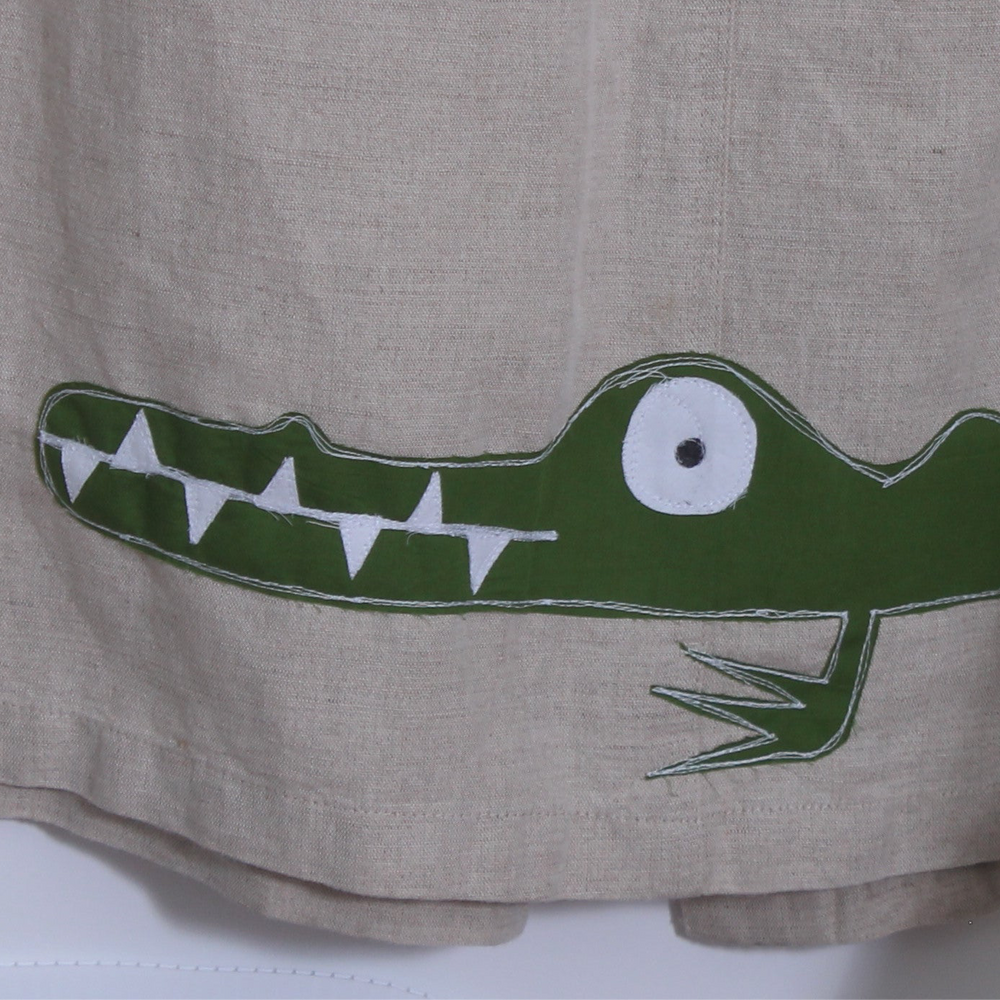 Wrap around gator skirt(medium)
