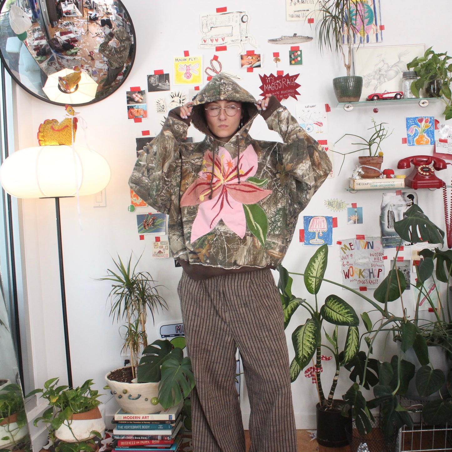 Hibiscus n’ camo cropped hoodie(medium)