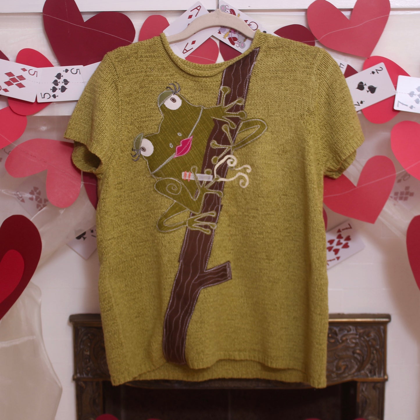 Tree frog with a cig top(medium) - Magg's Rags 