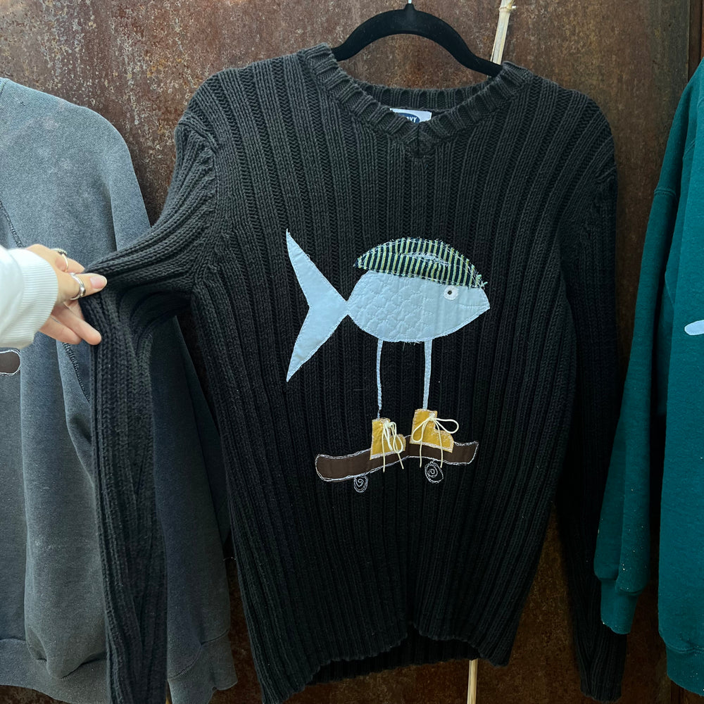 Fish on a skateboard sweater(medium)