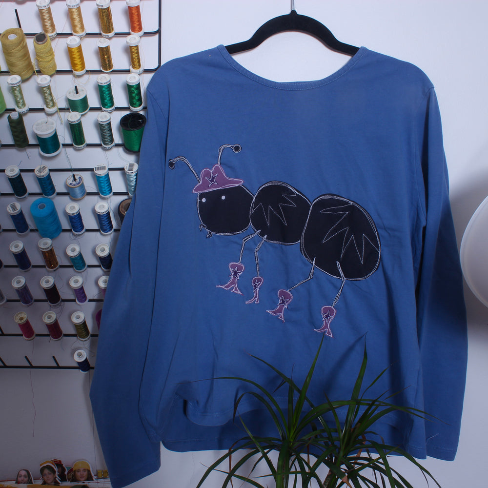 
                      
                        Ants marching tee(large)
                      
                    