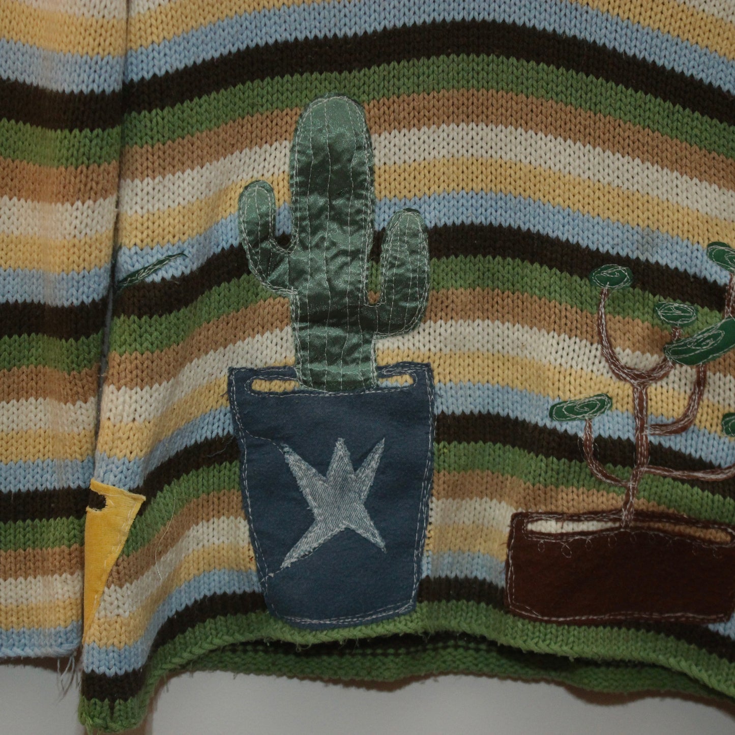 360° Plant striped sweater(medium)