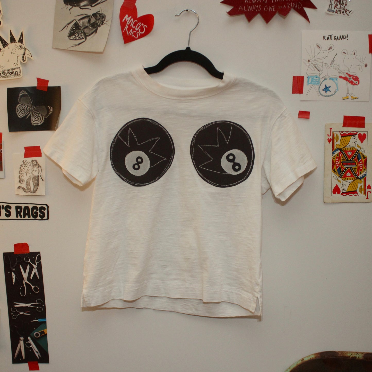 8 ball (.)(.)’s tee(small)