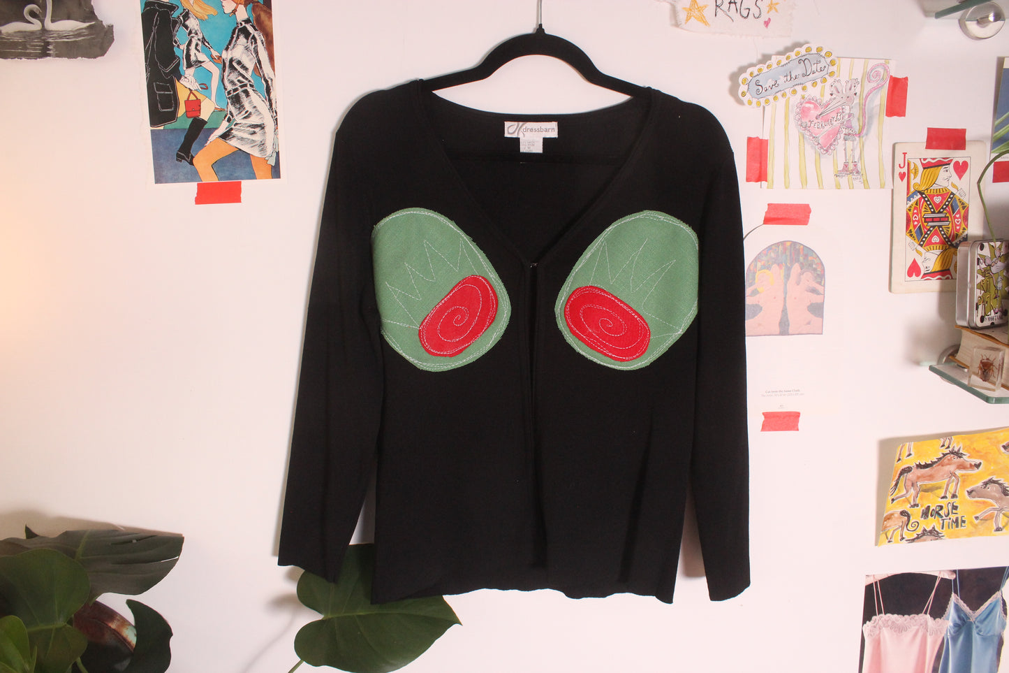Olive (•)(•)’s split front sweater(medium)