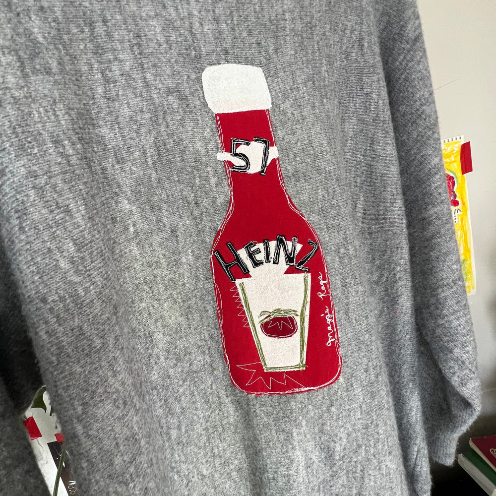 
                      
                        Heinz ketchup sweater(XXL)
                      
                    