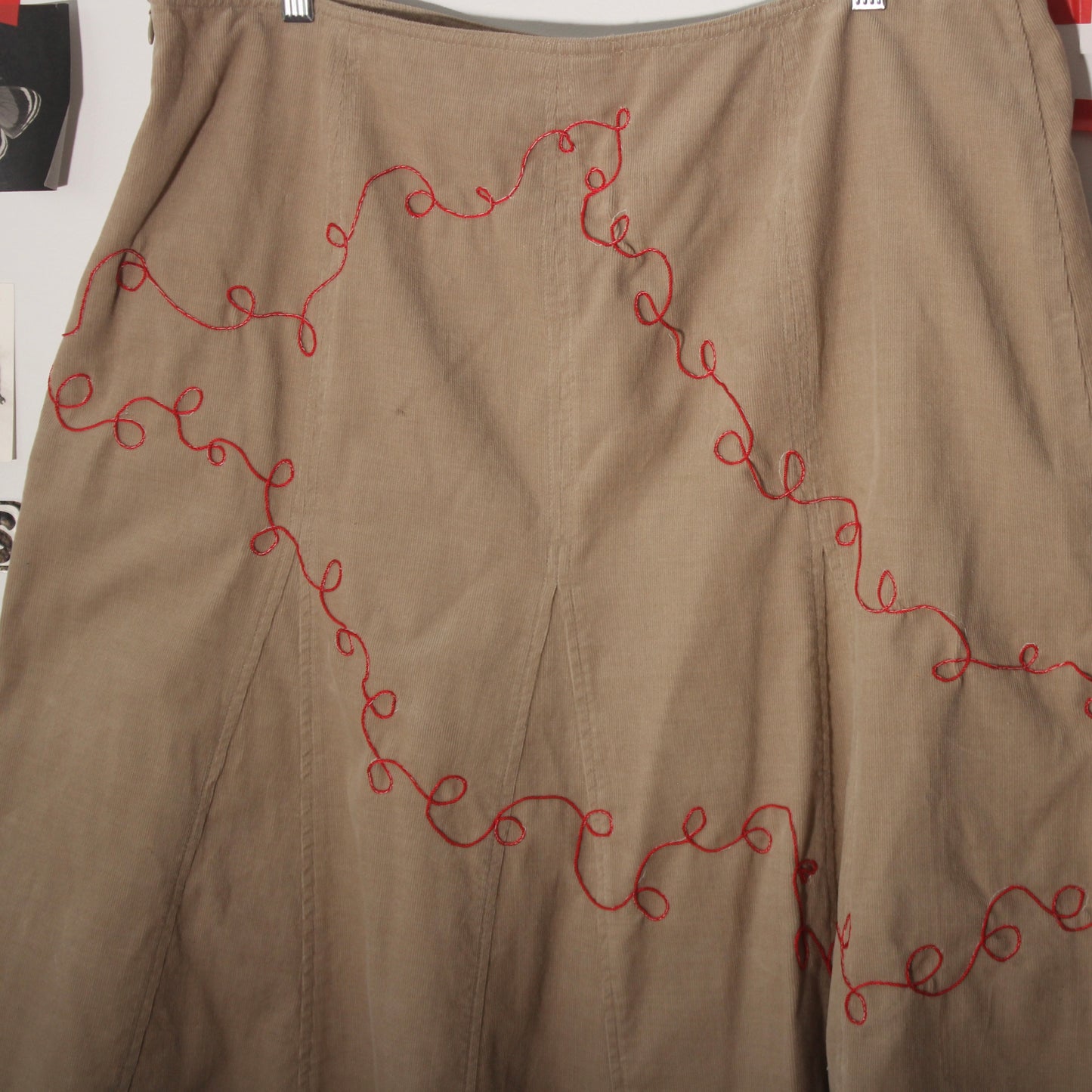Wrap around telephone skirt(18)