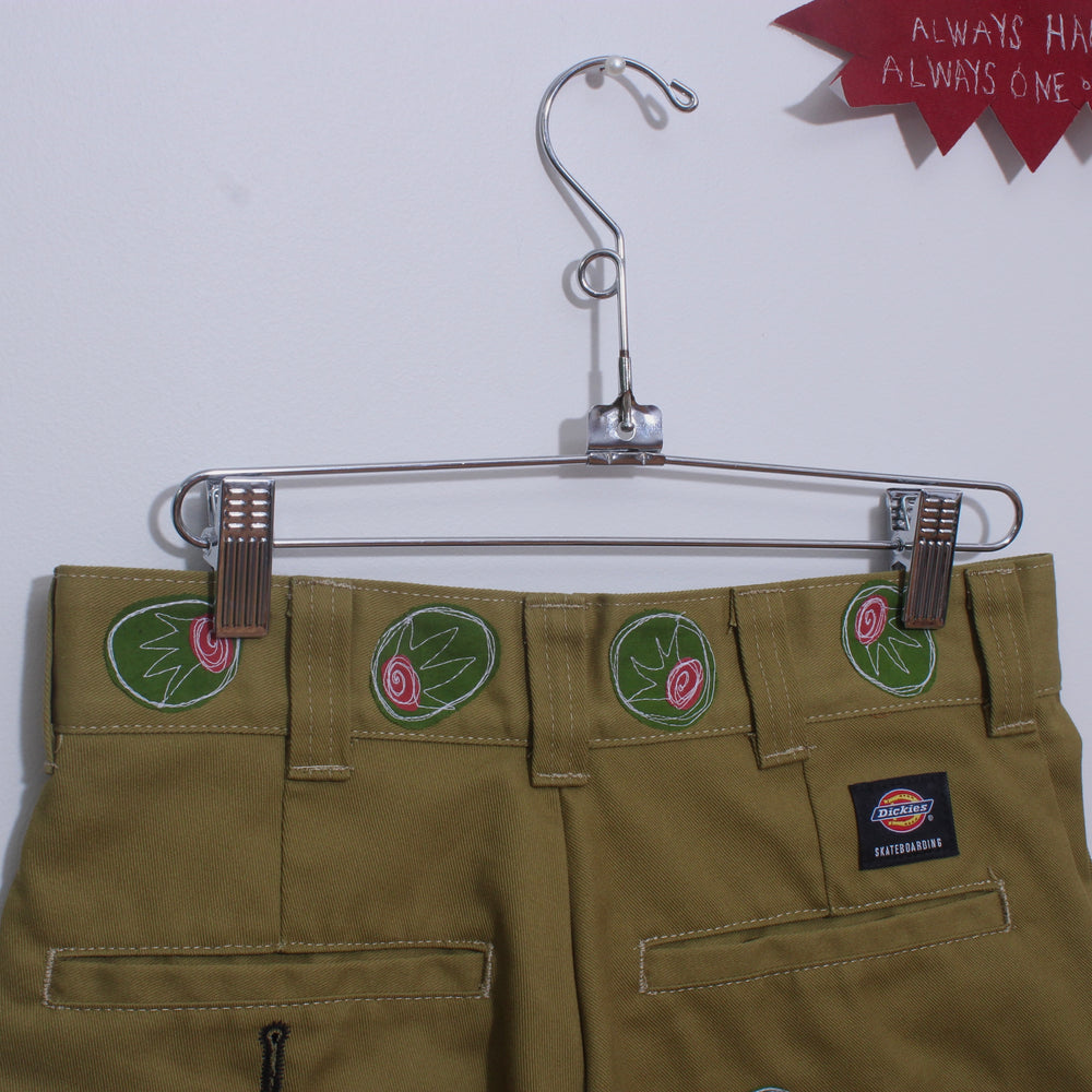 
                      
                        Extra dirty martini trousers(28x30)
                      
                    