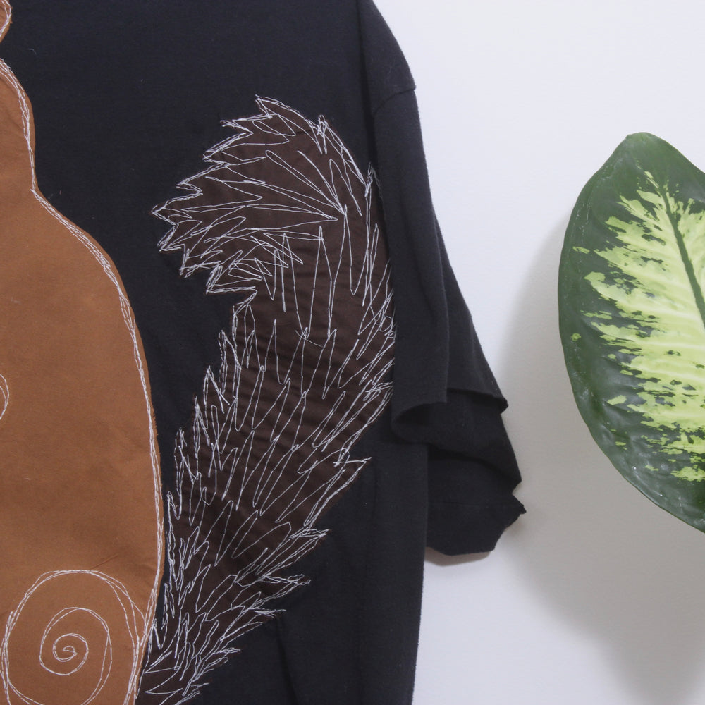 
                      
                        Squirrel on a skateboard tee(XL)
                      
                    