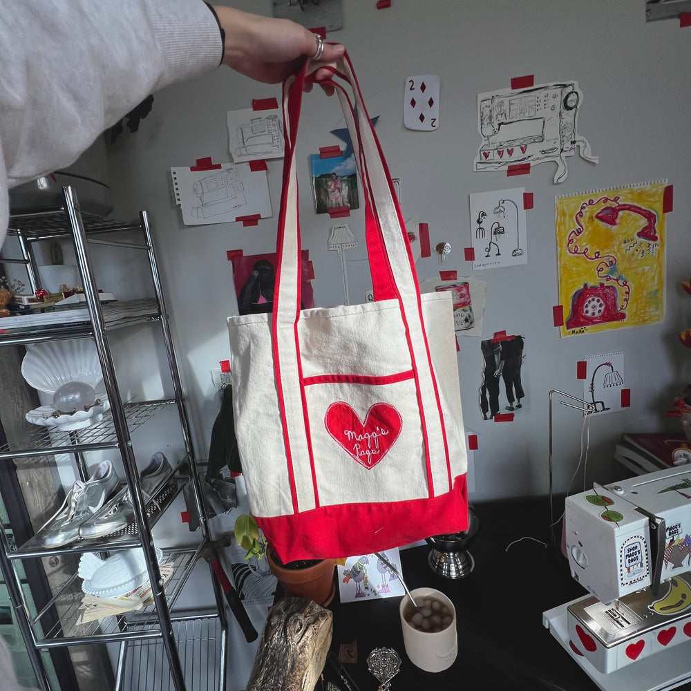 Red heart tote bag