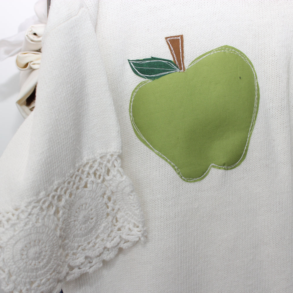 Apple (*)(*)’s and lace sweater top(large)