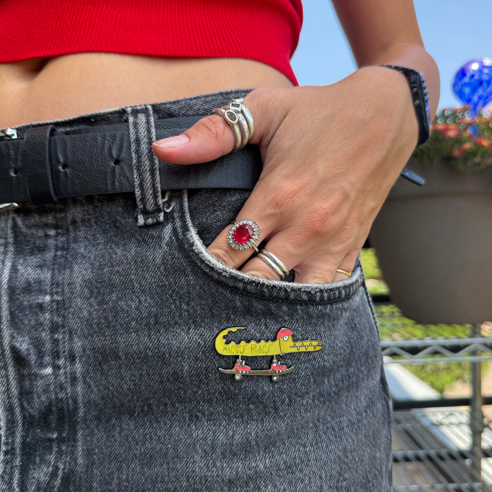 
                      
                        Sk8r G8R pins!
                      
                    