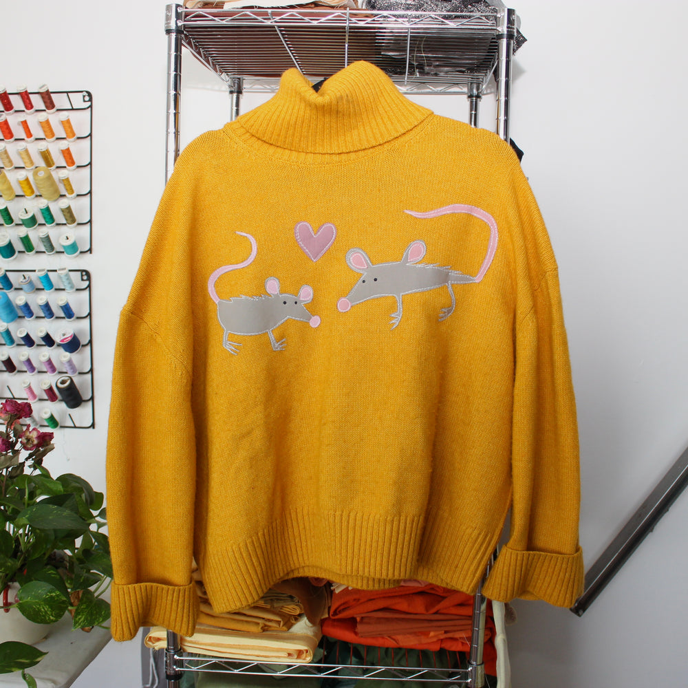 Rats in LOVE sweater(large)