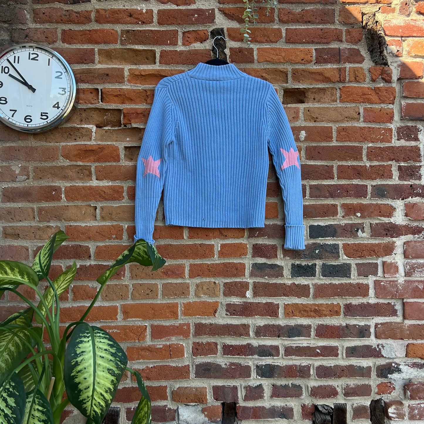 Star bug zip up sweater (s/m)